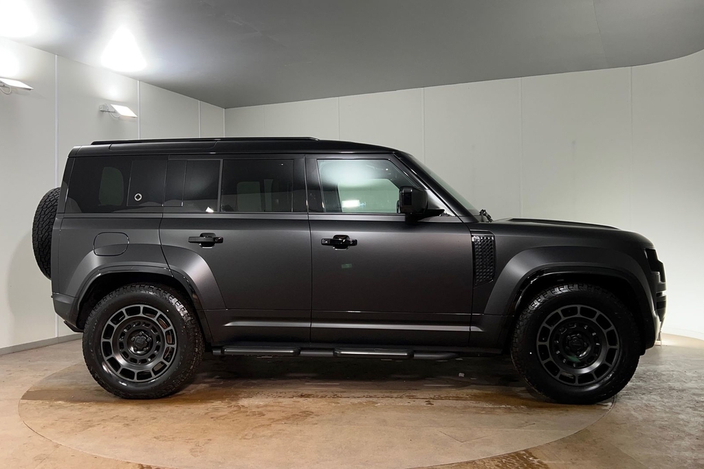 Land Rover Defender 110 P635 110 Octa Black SL26BFY Black #5