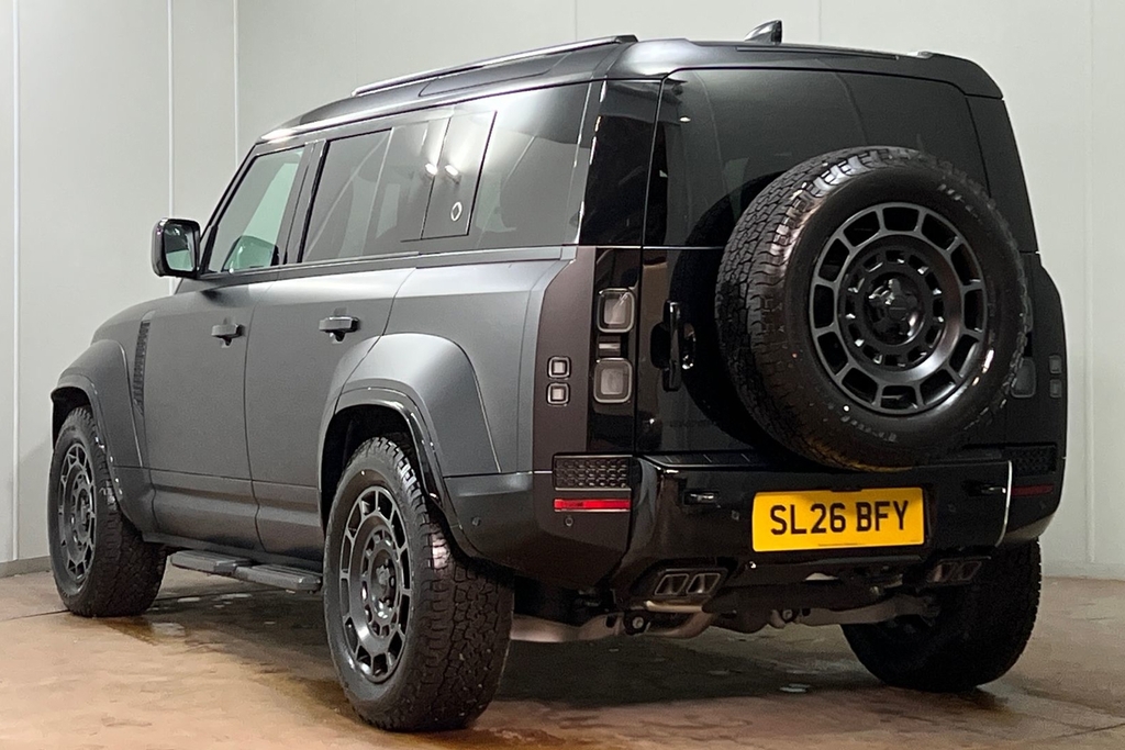 Land Rover Defender 110 P635 110 Octa Black SL26BFY Black #2