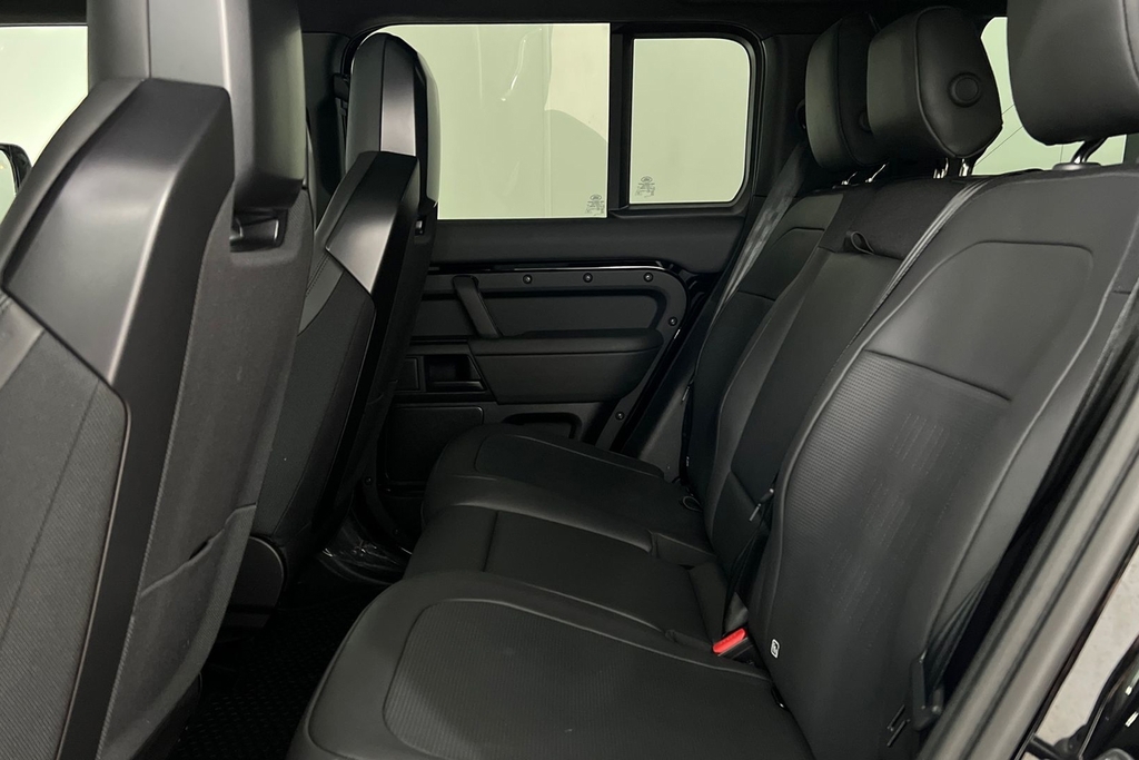 Land Rover Defender 110 P635 110 Octa Black SL26BFY Black #4
