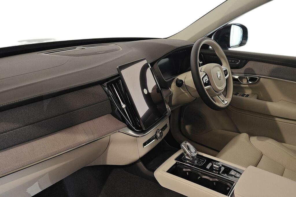 Volvo XC90 2.0 B5p Plus Pro Dark Awd Geartronic Black #2