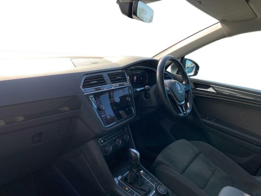 Volkswagen Tiguan 2.0 Tsi 190 4Motion Sel Dsg SY69VXX Black #3