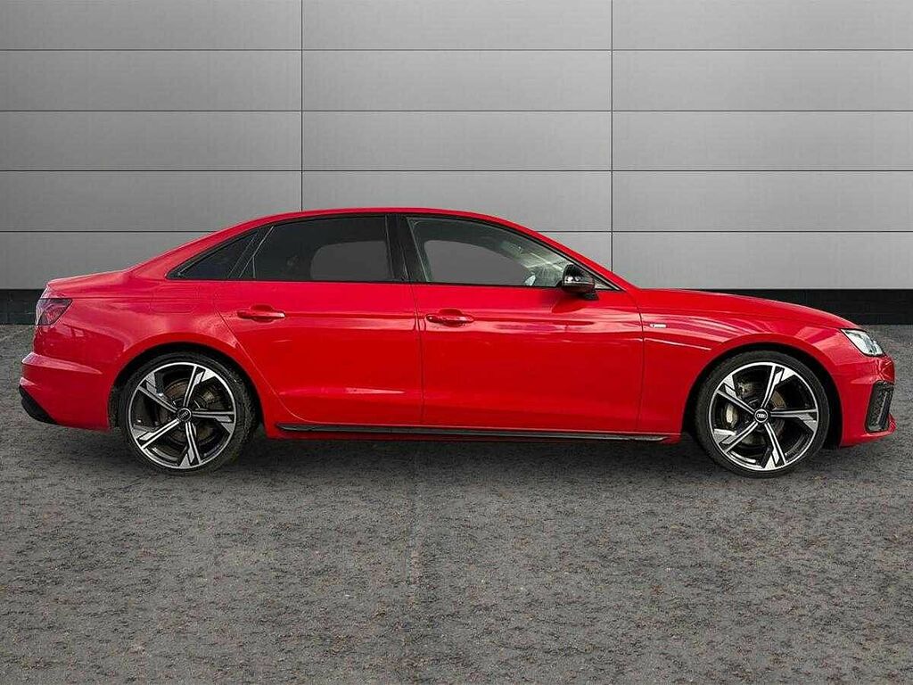 Audi A4 Black Edition 40 Tfsi 204 Ps S Tronic SY71XMZ Red #4
