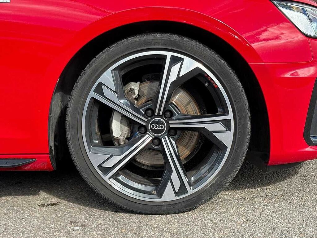 Audi A4 Black Edition 40 Tfsi 204 Ps S Tronic SY71XMZ Red #5