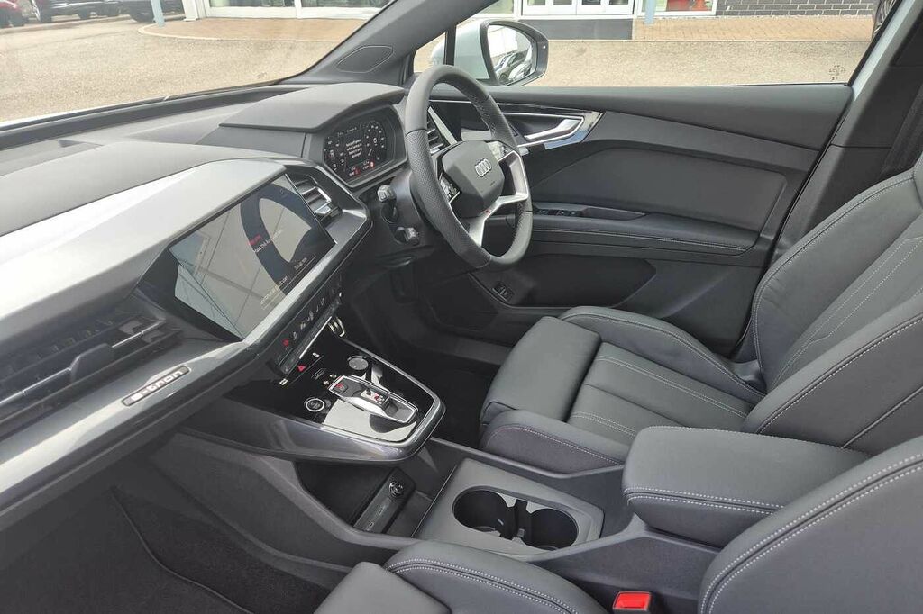 Audi Q4 E Tron S Line 45 SY25VWU White #2