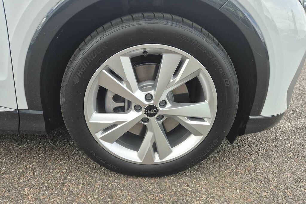 Audi Q4 E Tron S Line 45 SY25VWU White #5