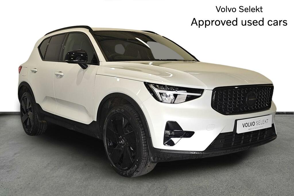 Volvo XC40 2.0 B3p Plus Black Edition White