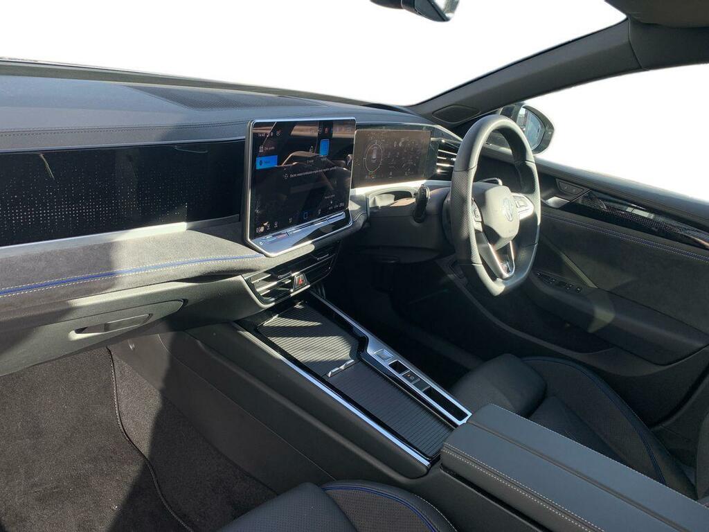 Volkswagen Passat Estate 1.5 Tsi Ehybrid 272Ps R-line Dsg SY75GUD Grey #3