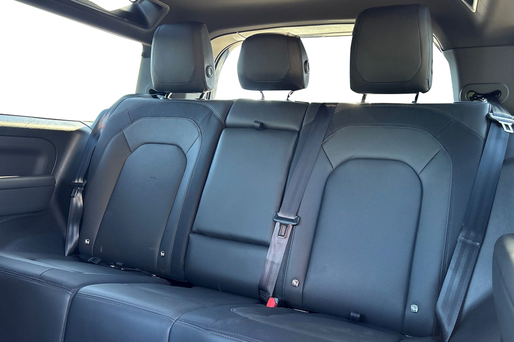 Land Rover Defender 90 D250 X-dynamic Hse SP73OMD Blue #4
