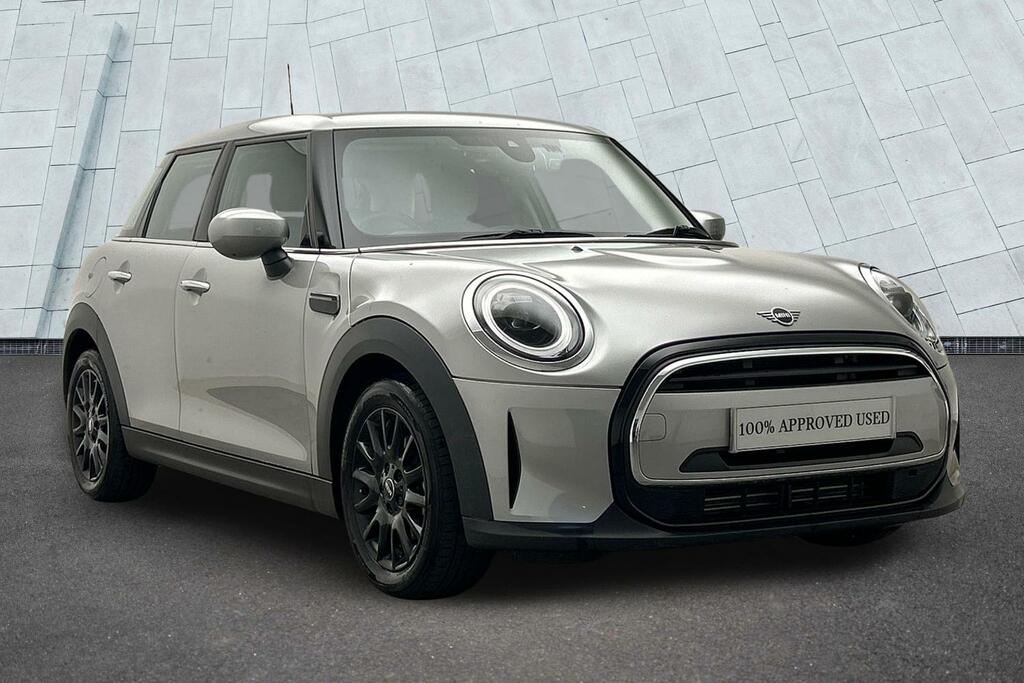Mini Hatch 5-Door Cooper Classic VN73EAX Silver