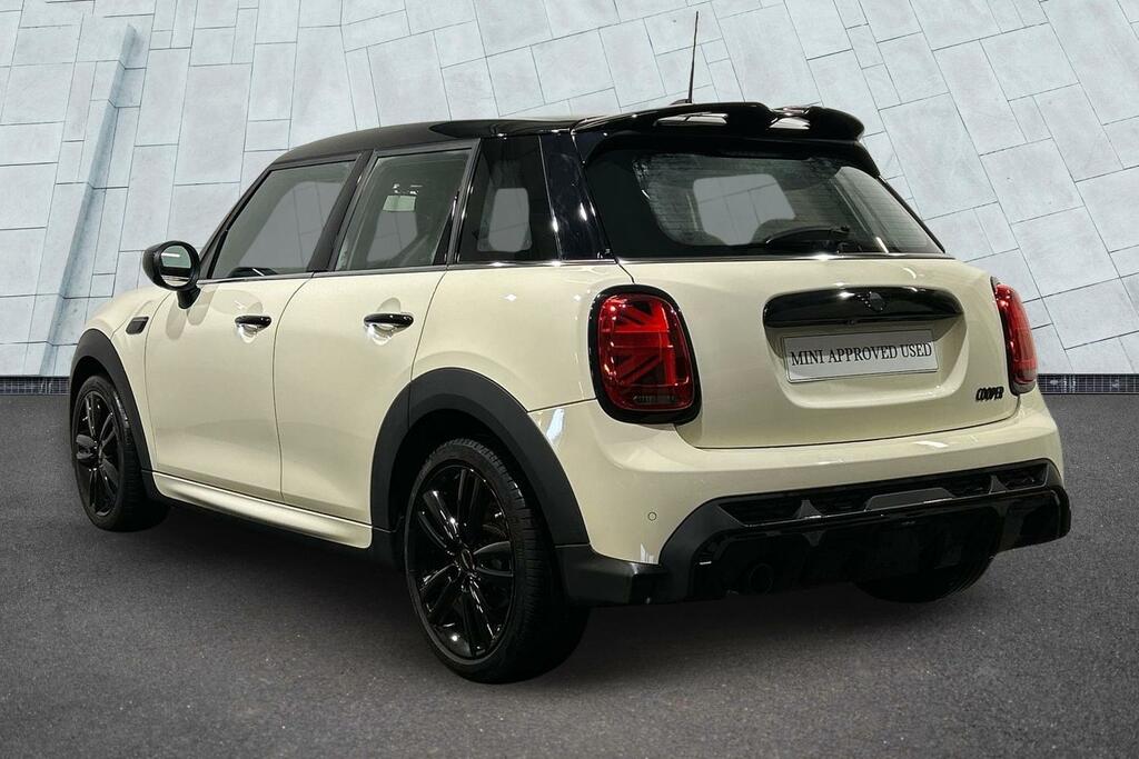 Mini Hatch 5-Door Cooper Sport SW22UBG White #2