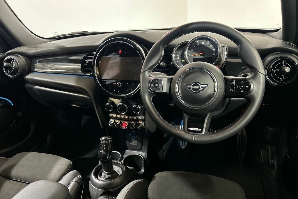Mini Hatch 5-Door Cooper Sport SW22UBG White #4
