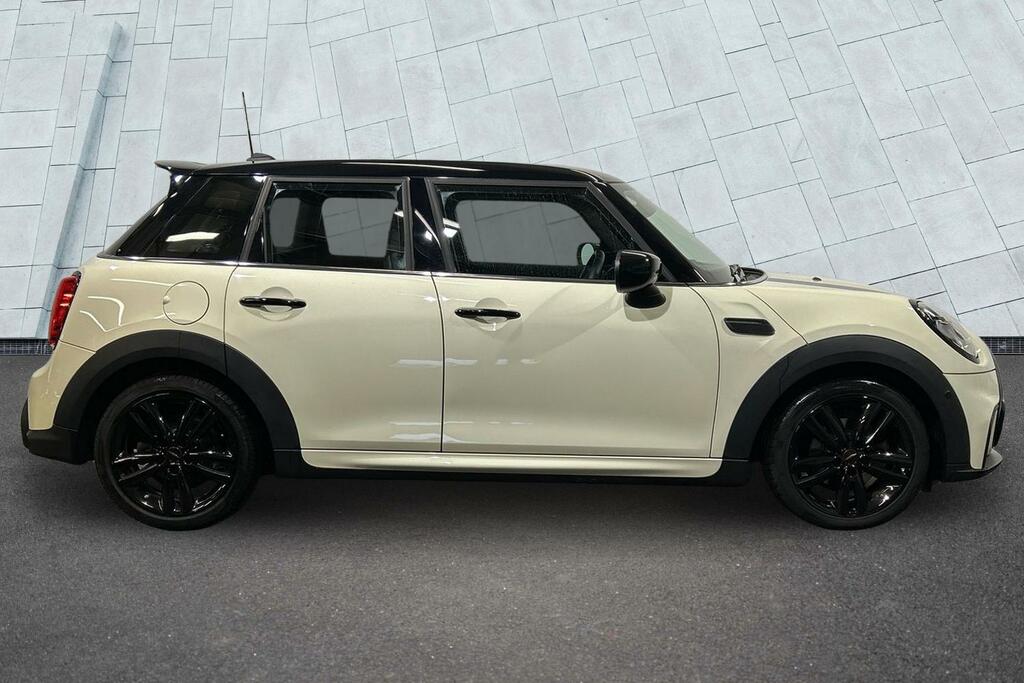 Mini Hatch 5-Door Cooper Sport SW22UBG White #3