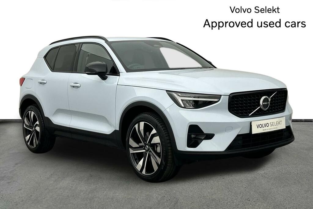 Volvo XC40 2.0 B4p Plus Dark Blue