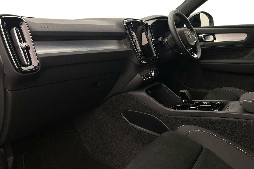 Volvo XC40 2.0 B4p Plus Dark OY75VNZ Blue #2