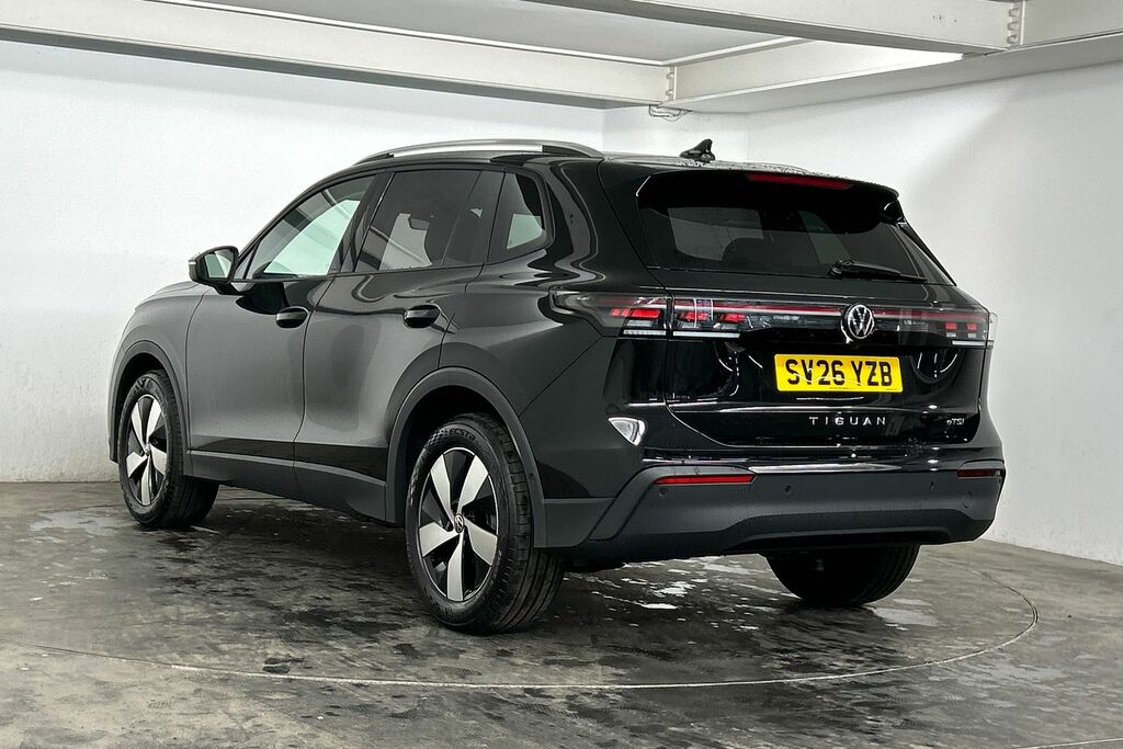 Volkswagen Tiguan 1.5 Etsi 150 Match Dsg SV26YZB Black #3