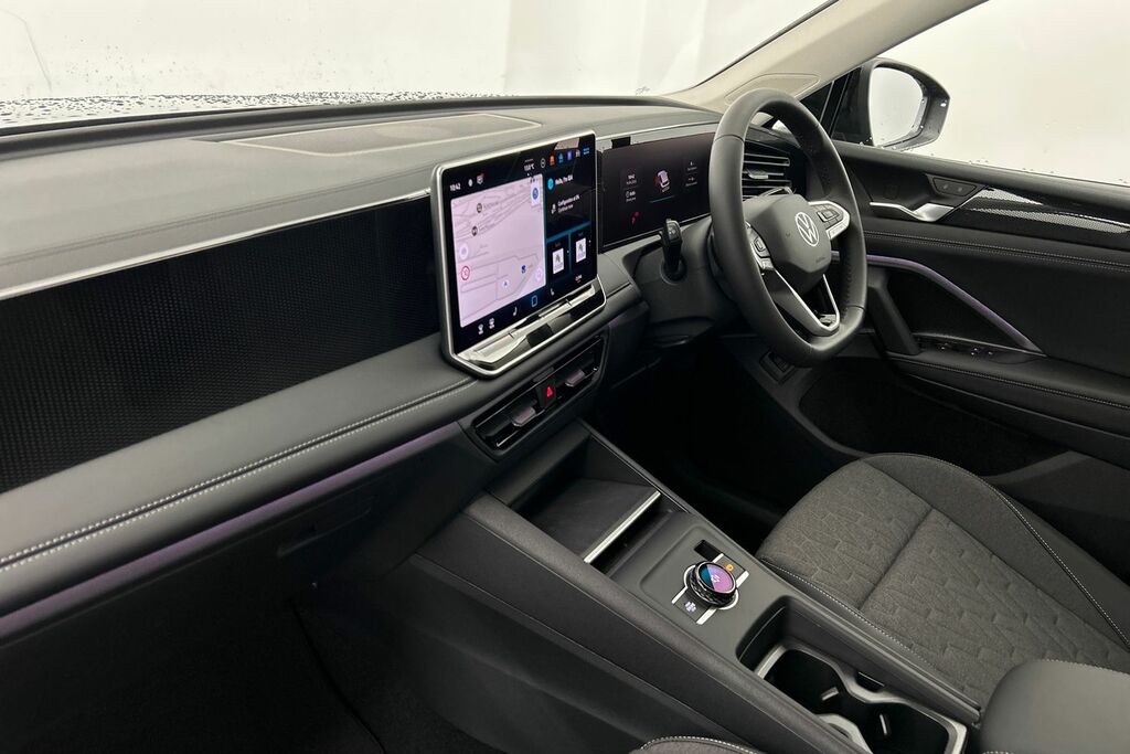 Volkswagen Tiguan 1.5 Etsi 150 Match Dsg SV26YZB Black #2