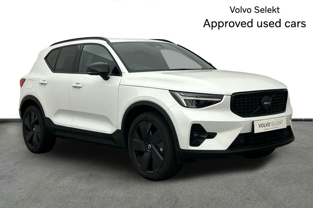 Volvo XC40 2.0 B3p Plus Black Edition White