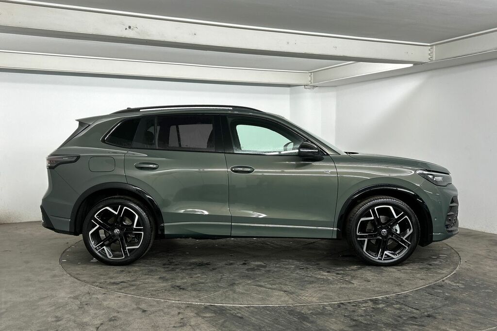 Volkswagen Tiguan 1.5 Etsi 150 R-line Dsg SV26ZPK Green #4