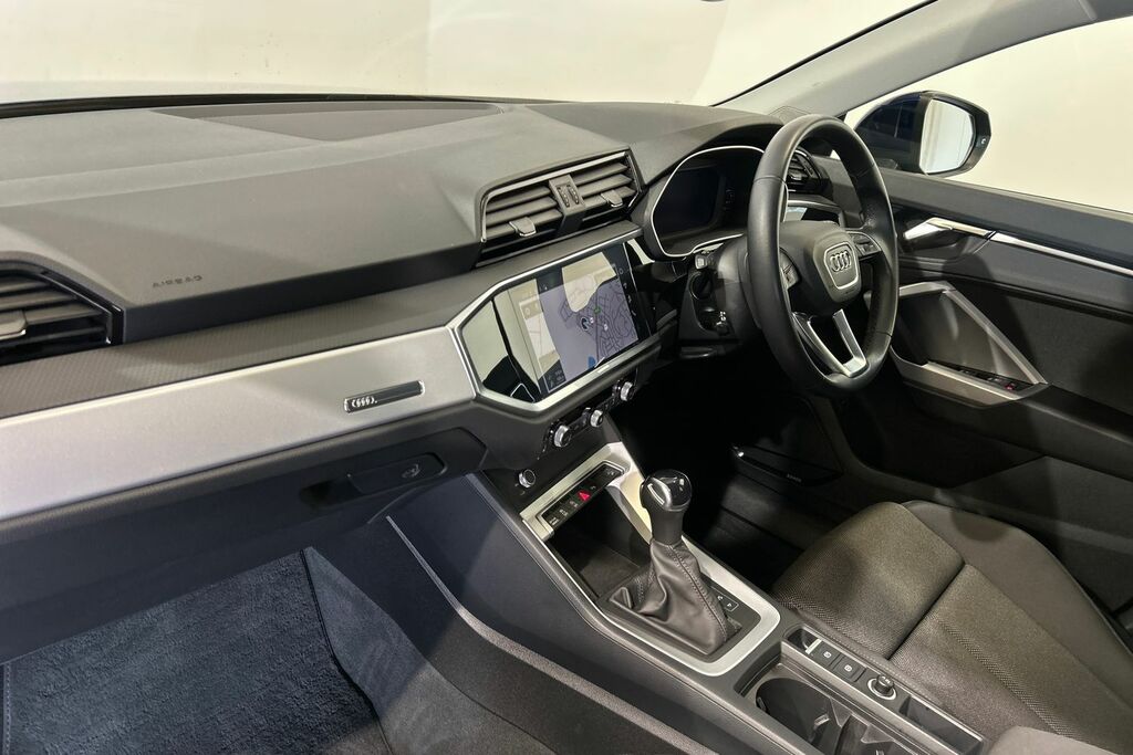 Audi Q3 Sport 35 Tfsi 150 Ps S Tronic SW72BWZ Blue #2