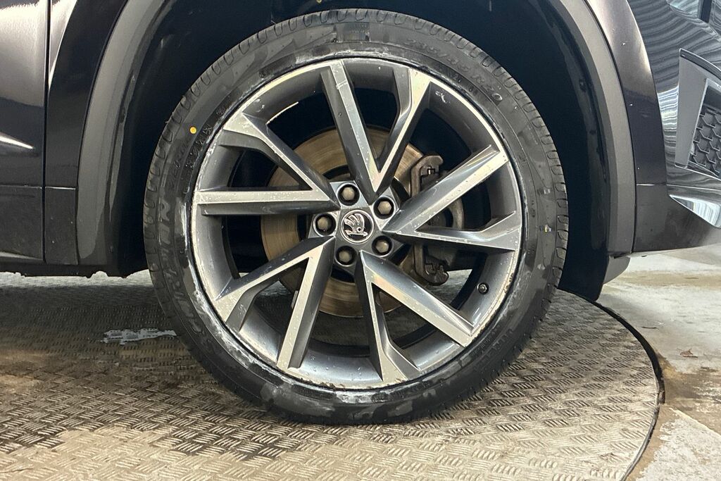 Skoda Kodiaq 2.0 Tdi 200 Sport Line 4X4 Dsg 7 Seat DA73UUB Black #5