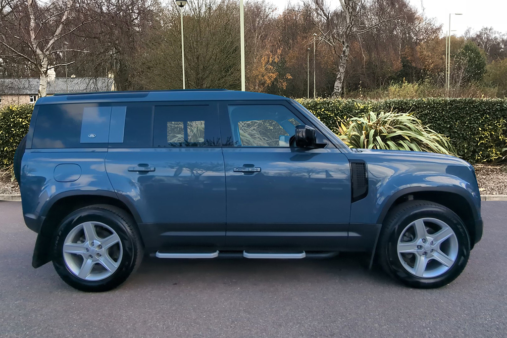 Land Rover Defender 110 D250 Se Blue #5