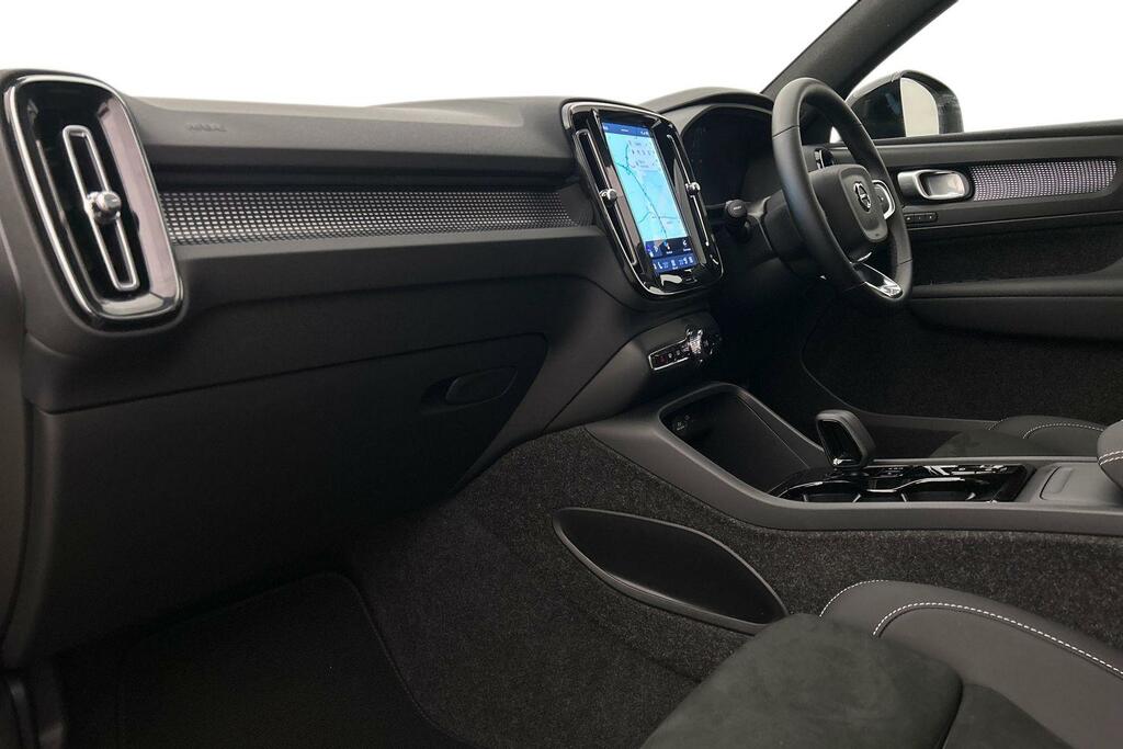 Volvo XC40 2.0 B4p Ultra Black Edition WF25FEP Black #2