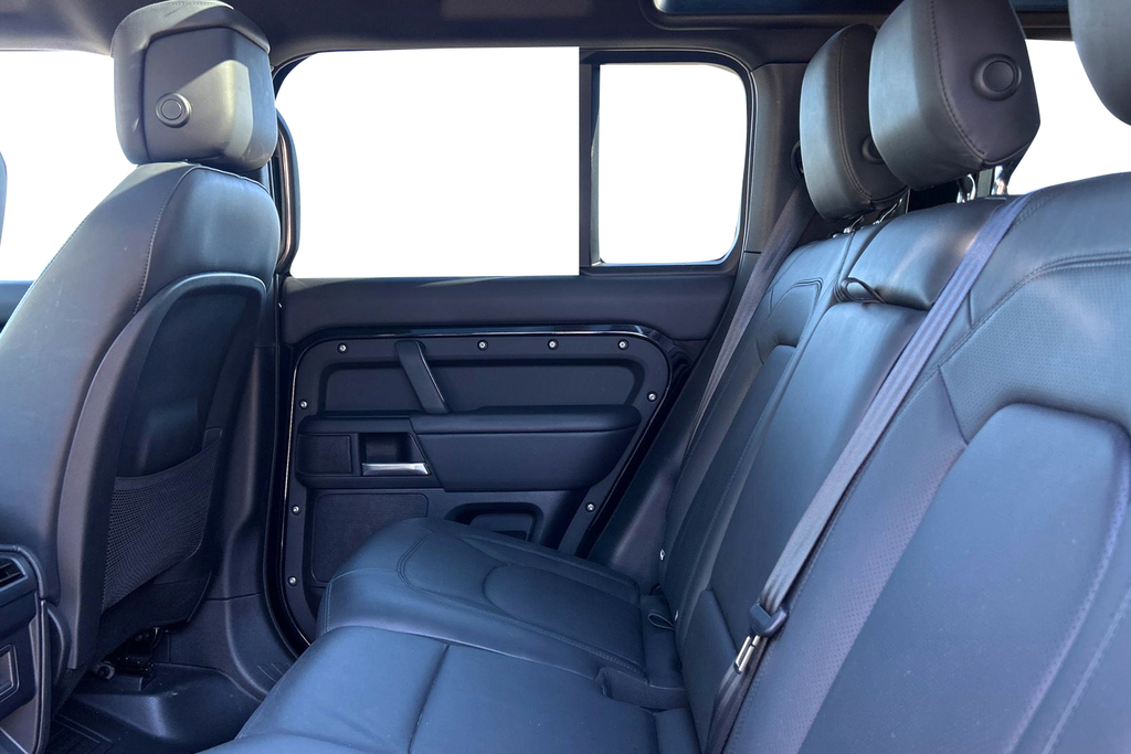 Land Rover Defender 110 P300e X-dynamic Hse KM74JZL Black #4