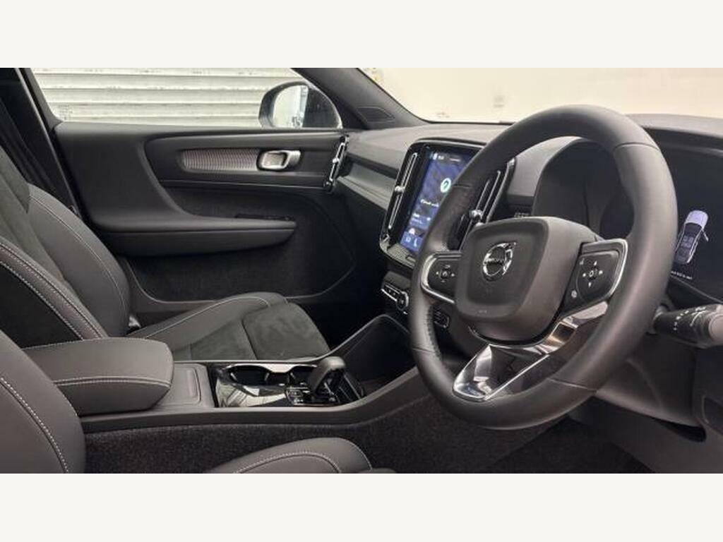 Volvo EC40 175Kw Plus 69Kwh Black #2