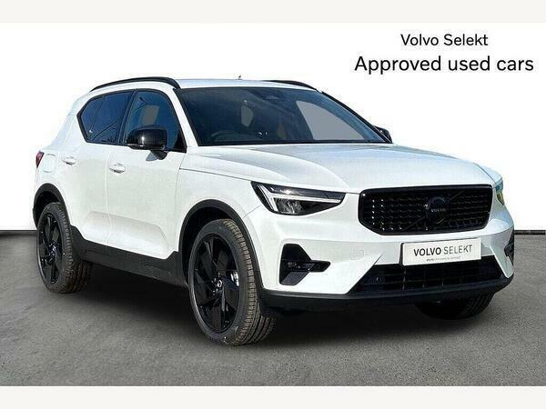Volvo XC40 2.0 B3p Plus Black Edition White