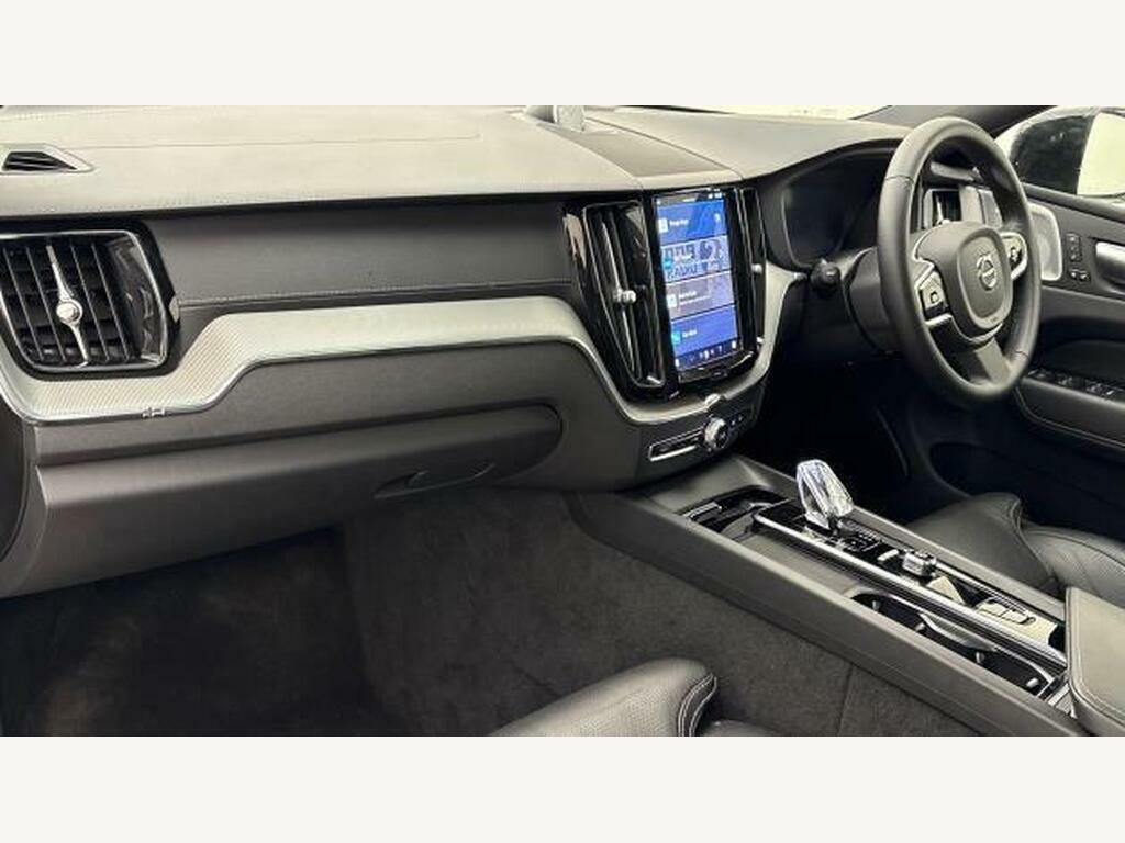 Volvo XC60 2.0 B5p Ultra Black Edition Awd Geartronic RV25XPO Black #3