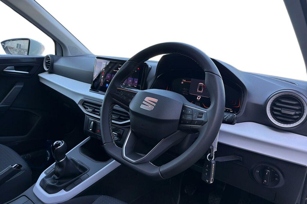 Seat Arona 1.0 Tsi Se Technology SW26AZL White #6