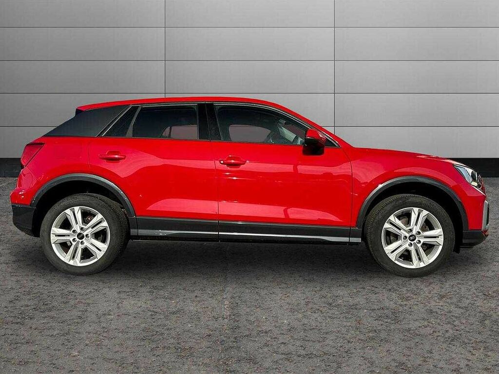 Audi Q2 Sport 30 Tfsi 116 Ps 6-Speed ST24WDG Red #4