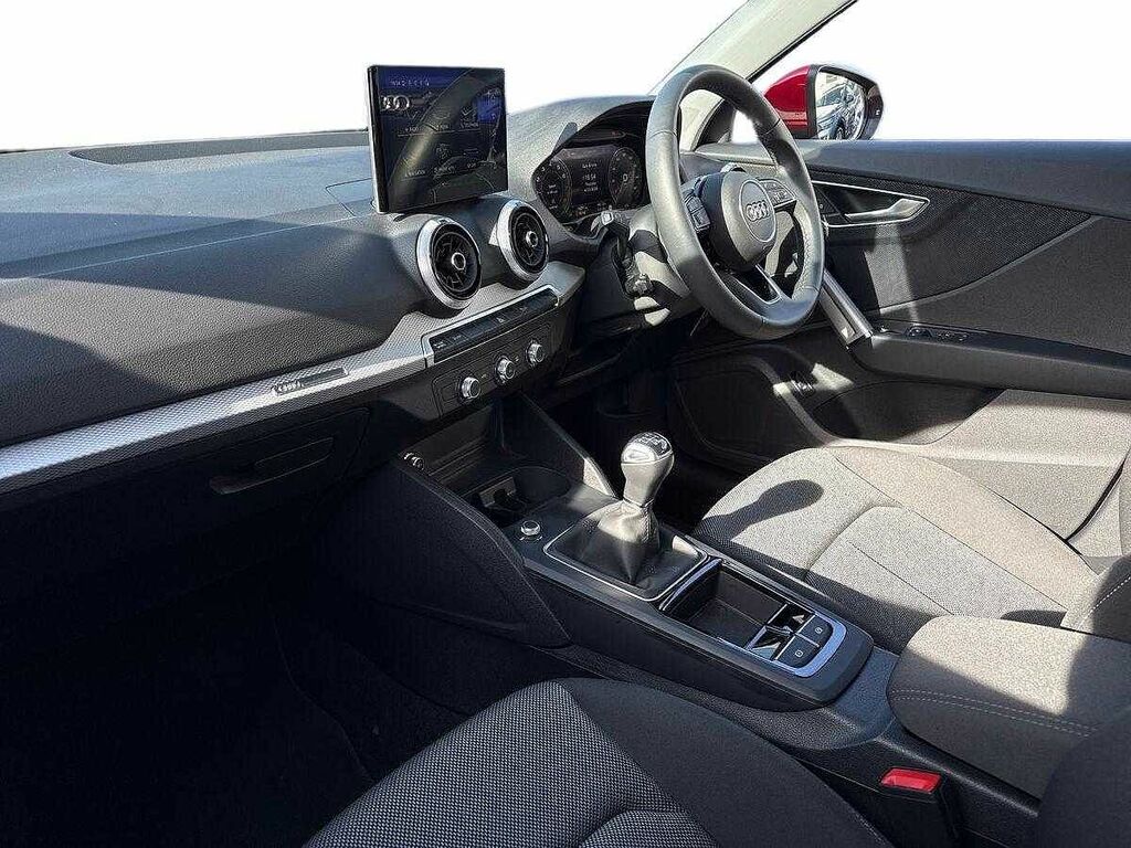 Audi Q2 Sport 30 Tfsi 116 Ps 6-Speed ST24WDG Red #2