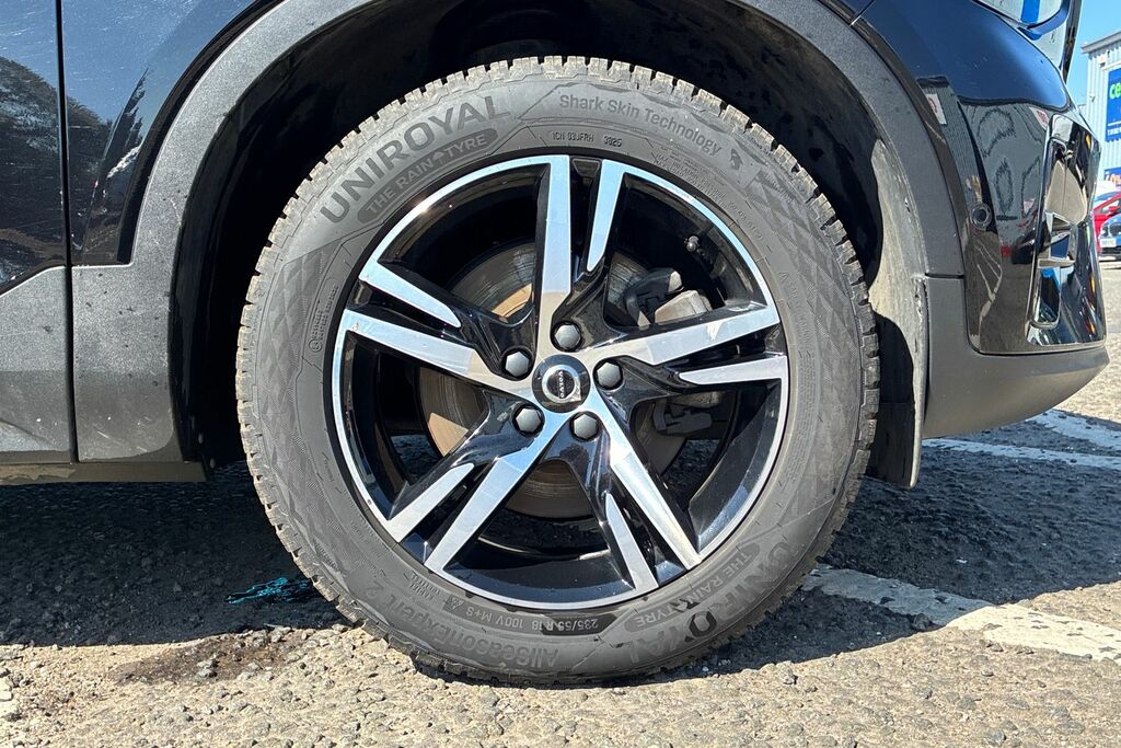 Volvo XC40 2.0 B3p Plus Dark CK23XRY Black #5