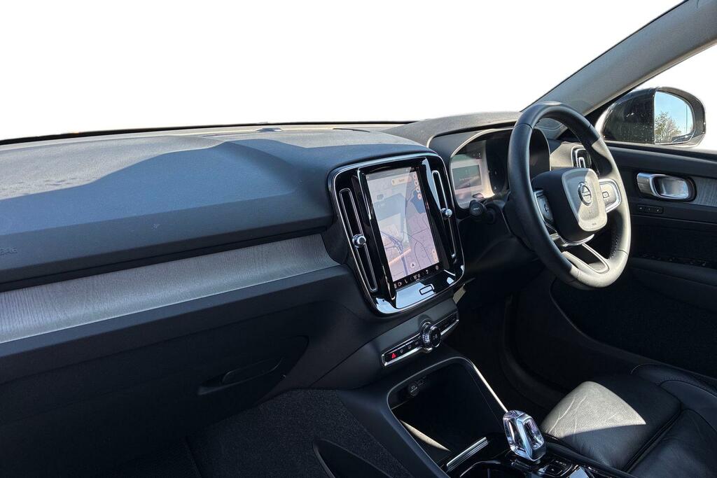 Volvo XC40 2.0 B3p Plus Dark CK23XRY Black #2