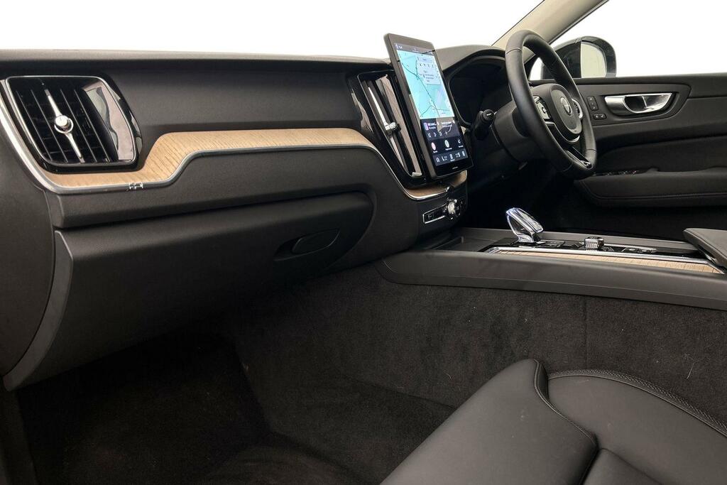 Volvo XC60 2.0 B5p Plus Dark Awd Geartronic RJ25YKB Grey #2