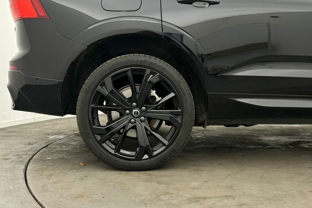 Volvo XC60 2.0 B5p Ultra Black Edition Awd Geartronic RV25VBE Black #5