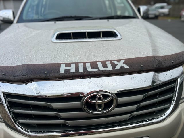 Toyota HILUX D-4d Invincible Pickup Double Gold #6