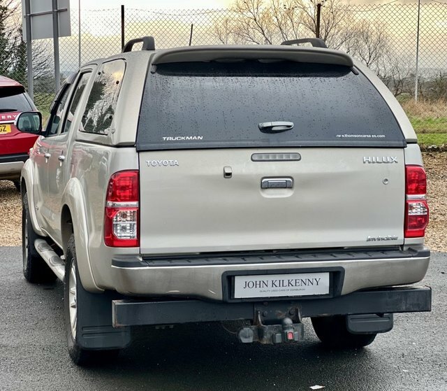 Toyota HILUX D-4d Invincible Pickup Double Gold #3