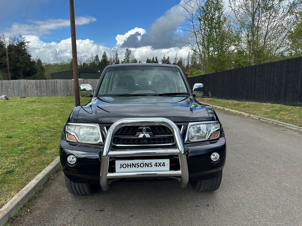 Mitsubishi Shogun 3.5 V6 Warrior Black #3