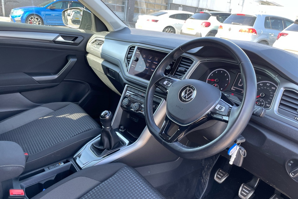 Volkswagen T-Roc 1.0 Tsi 110 Active FL71VWC Grey #6