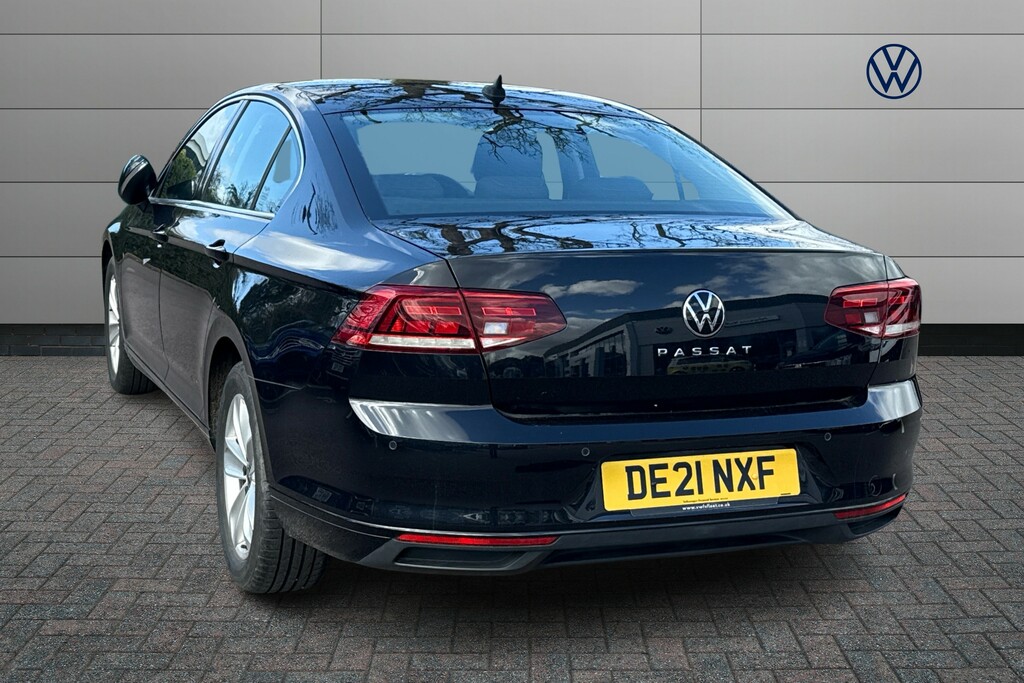 Volkswagen Passat 2.0 Tdi Evo Scr Se Nav Black #3