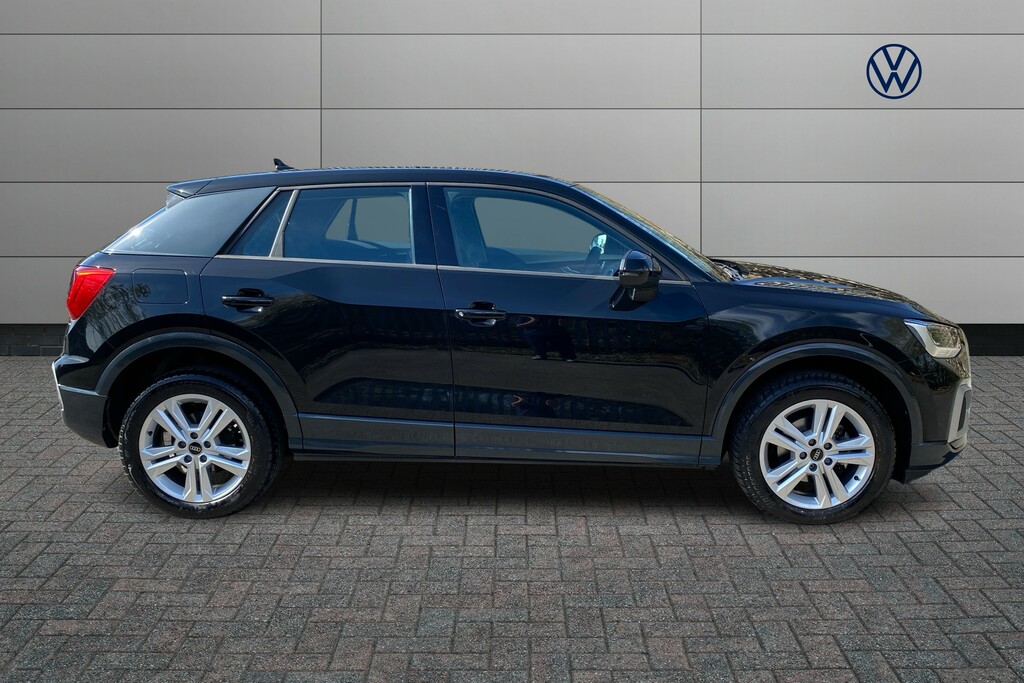 Audi Q2 30 Tfsi Sport DA24BVZ Black #5