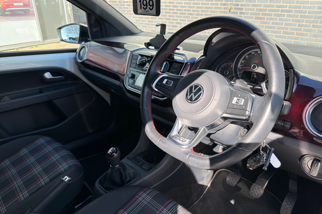 Volkswagen Up 1.0 115Ps Up Gti NX22TMY White #6