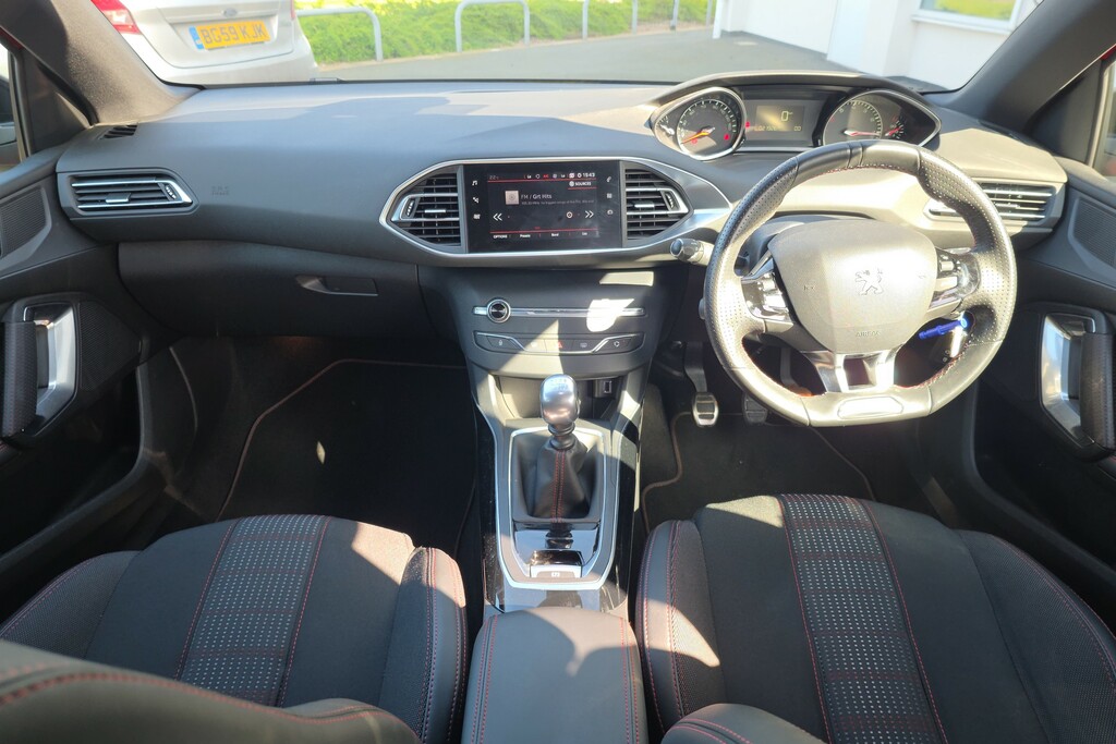Peugeot 308 1.2 Puretech 130 Gt Line Red #3