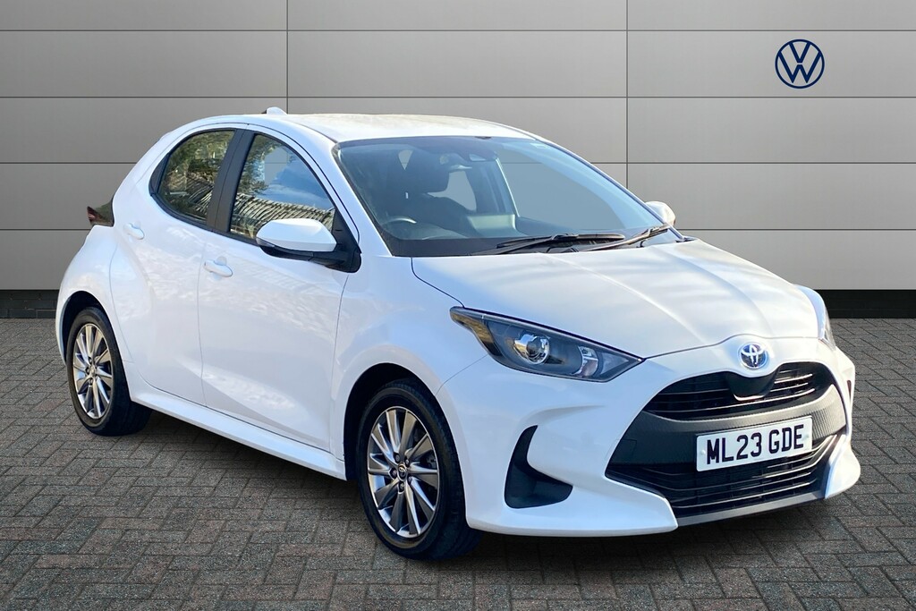 Toyota Yaris 1.5 Hybrid Icon Cvt White