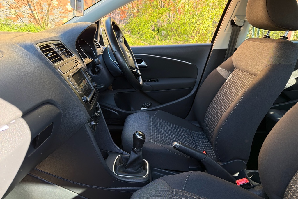 Volkswagen Polo 1.0 75 Se Black #6