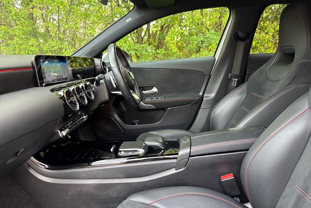 Mercedes-Benz A Class A180 Amg Line Executive DX70OSV Silver #6