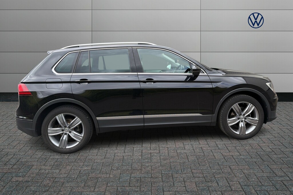 Volkswagen Tiguan 1.5 Tsi Evo 150 Match Dsg Black #4