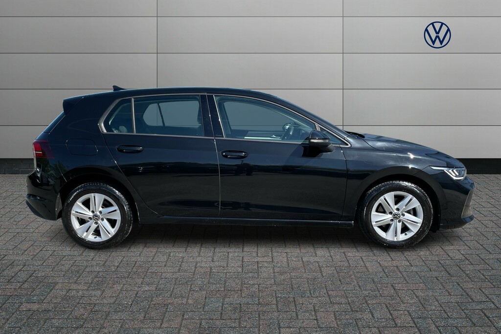 Volkswagen Golf 1.5 Tsi Life LS74UXM Black #4